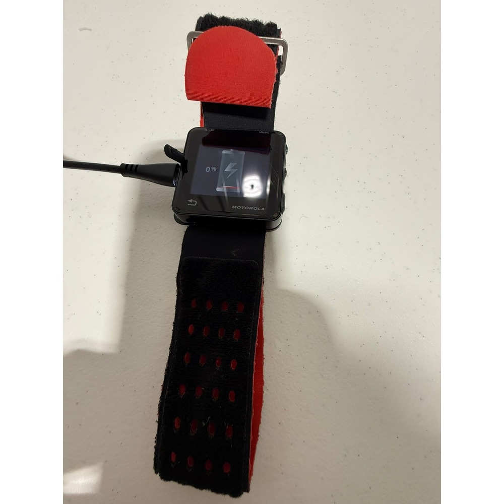 Motorola MOTOACTV Smartwatch GPS Fitness Tracker‎ MP3 Player Black Red Strap